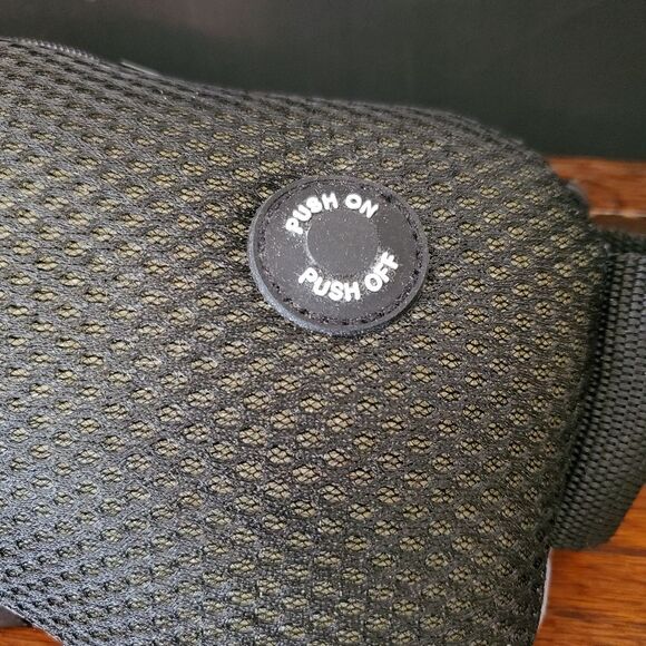 Sealy Total Body Vibrating Wrap Massage Therapy - Picture 7 of 8